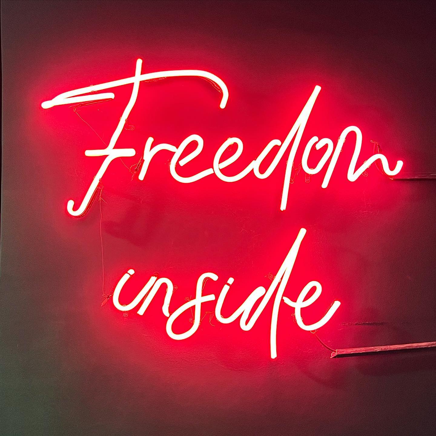 Finding Neon Sign Makers Near Me argmac