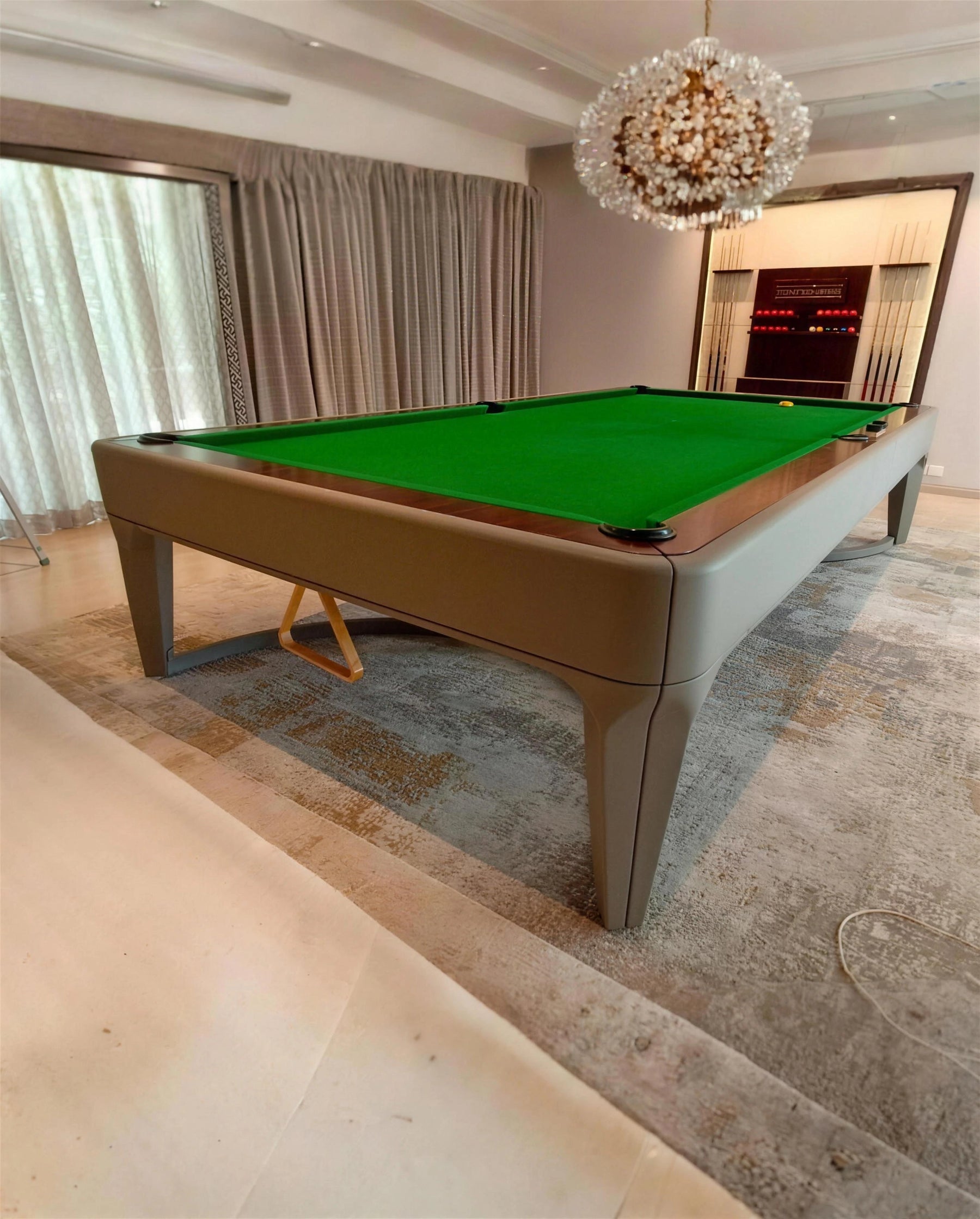 Negrosno Snooker Table in a room setting
